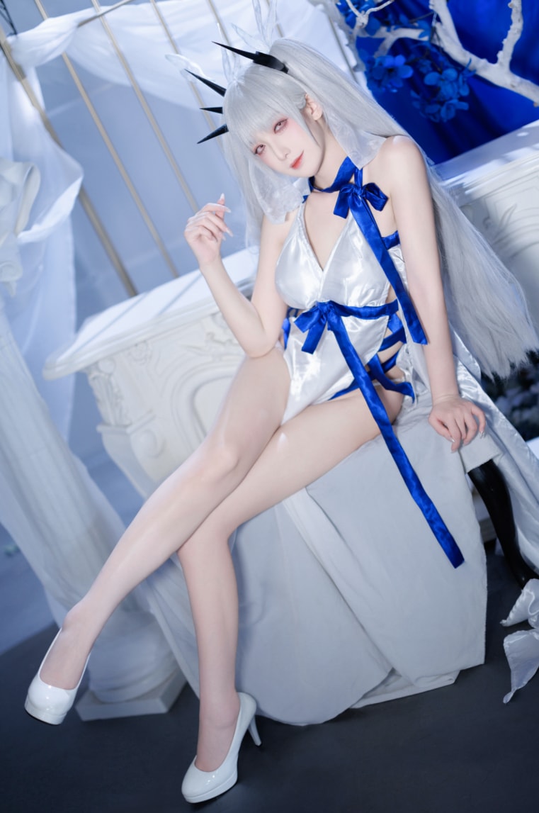 封疆疆v 可畏礼服cos照片
