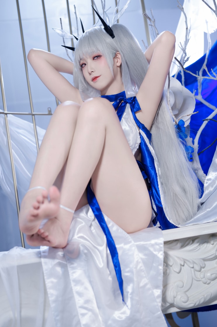 封疆疆v 可畏礼服cos照片